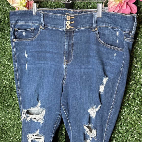 Torrid Distressed Skinny Jegging Jeans Size 24S - Picture 2 of 8
